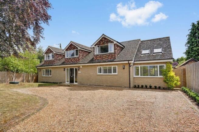 4 bed property, in Quarry Lane, £750,000
