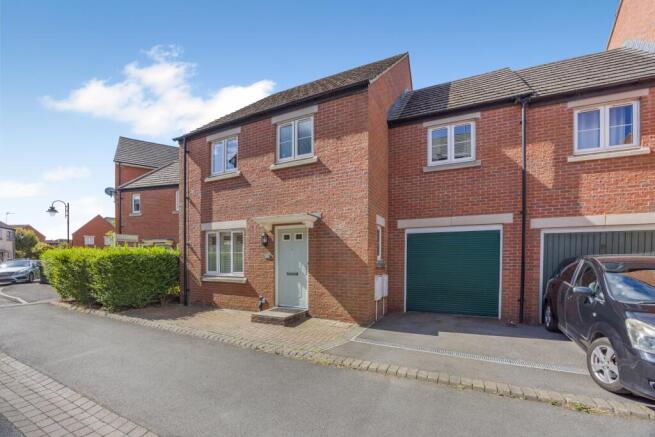 4 bed property, in Dowse Road, £325,000