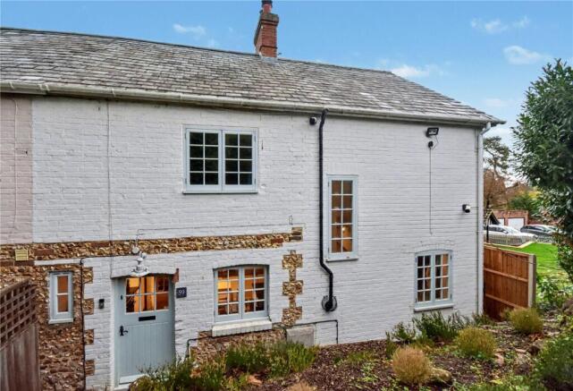 3 bed property, in Shortheath Road, £675,000