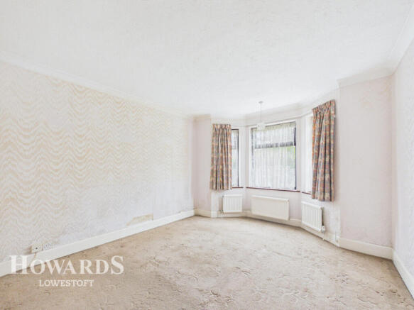 2 bed property, in St Margarets Road, £210,000