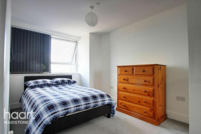 2 bed property, in Lower stone Street, £90,000
