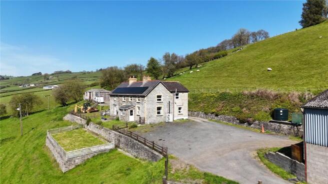 4 bed property, in Gwenddwr, £750,000