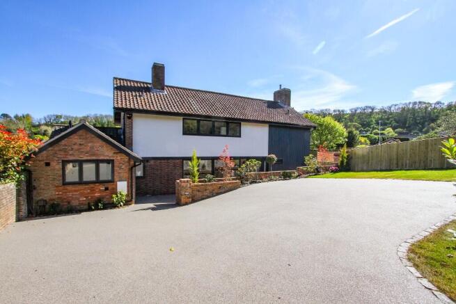 4 bed property, in Upper Carlisle Road, £1,295,000