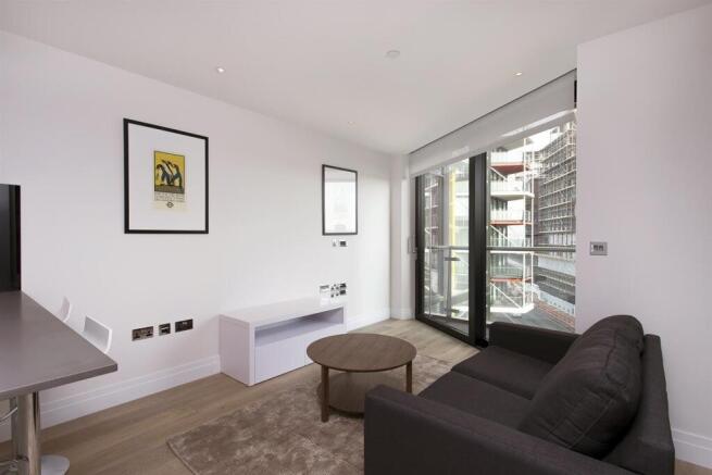 1 bed property, in 2 Riverlight Quay, £485,000