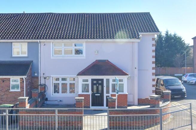 8 bed property, in King George Road, £750,000