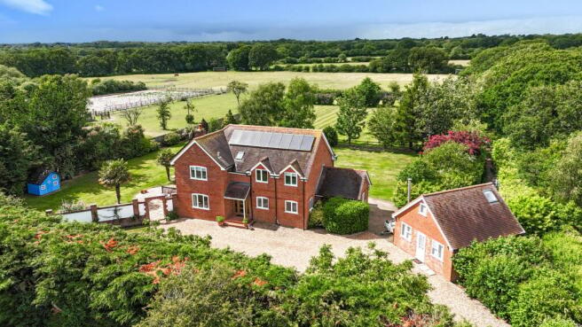 6 bed property, in Ashley Lane, £1,200,000