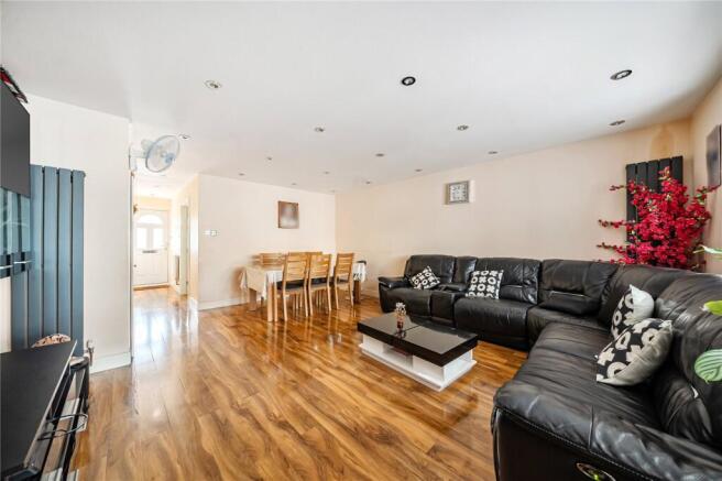 3 bed property, in Maitland Close, £500,000
