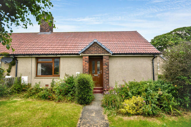 2 bed property, in Burnside, £70,000