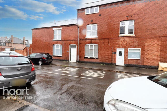 3 bed property, in Frederick Street, £70,000