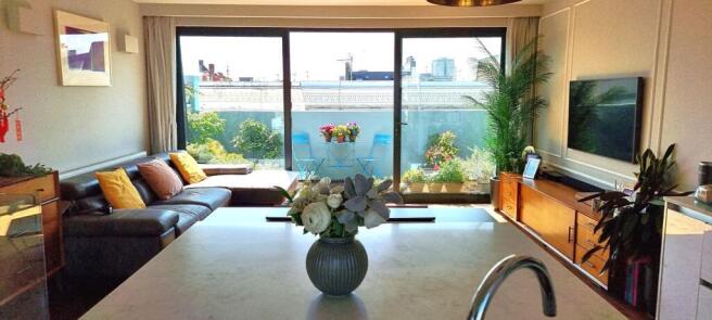 3 bed property, in Fairholme Road, £995,000