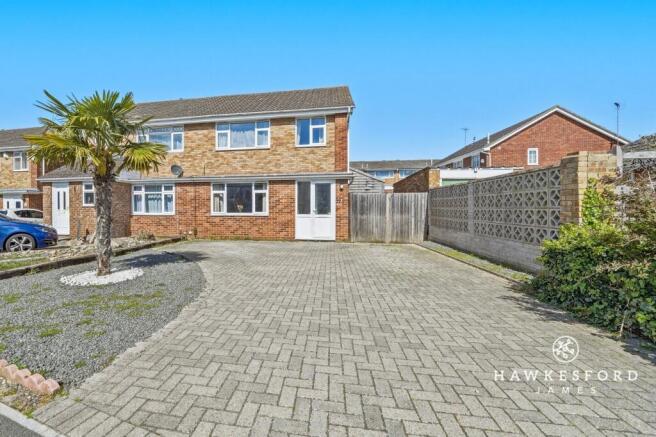 3 bed property, in Stanhope Avenue, £365,000