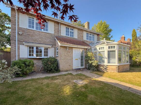 4 bed property, in Russett Close, £850,000