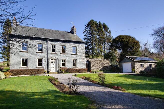 5 bed property, in Bridge House, £795,000