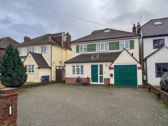 5 bed property, in Ember Lane, £1,200,000