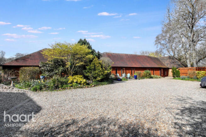 5 bed property, in Great Chart, £900,000