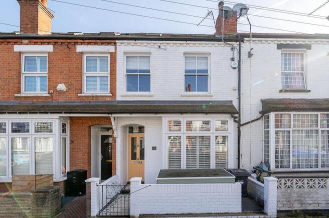 4 bed property, in York Road, £825,000