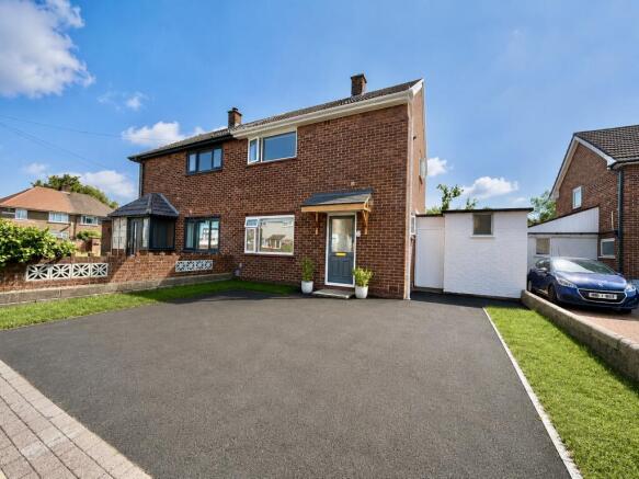 2 bed property, in Weston Road, £210,000