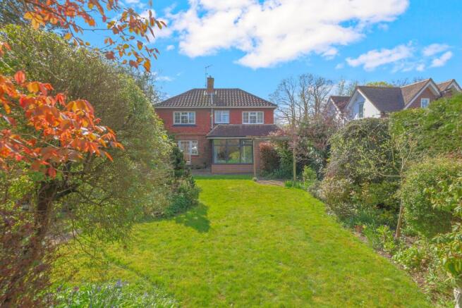 3 bed property, in Woodroyd Avenue, £615,000