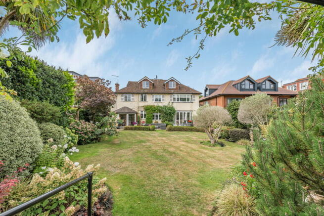 6 bed property, in Sheen Common Drive, £3,995,000