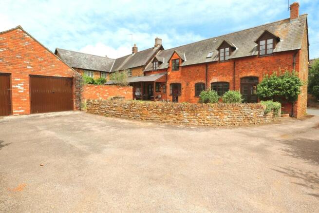 3 bed property, in The Tack Rooms, £450,000