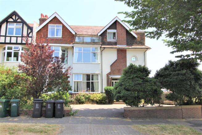 3 bed property, in Dyke Road, £330,000