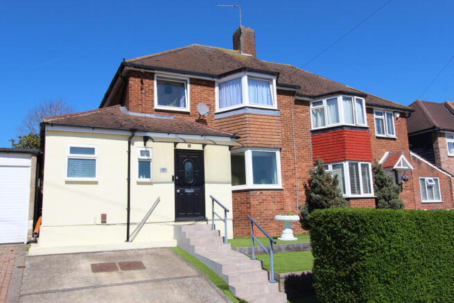 4 bed property, in Davenport Road, £625,000