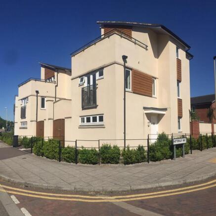 3 bed property, in Hattersley Way, £325,000