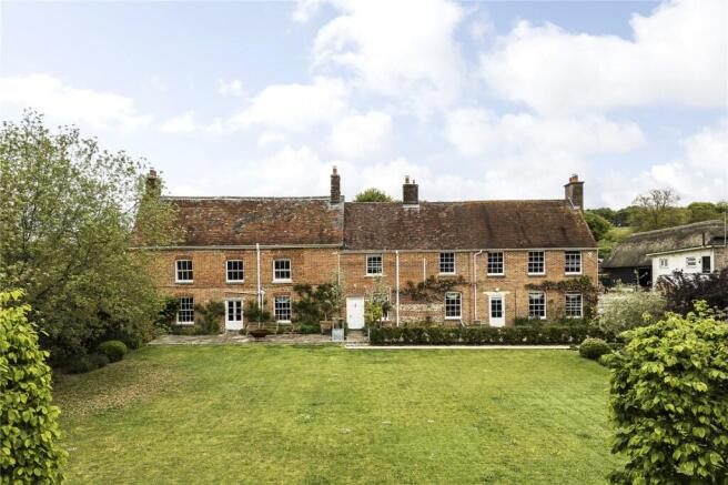 5 bed property, in Upper Lambourn, £2,500,000