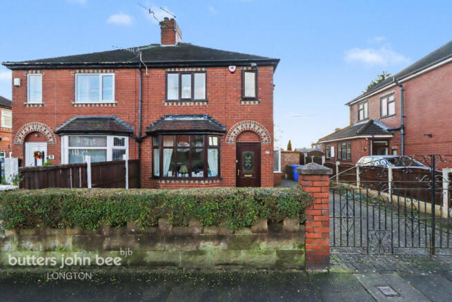 2 bed property, in Cemlyn Avenue, £120,000