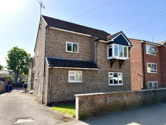 2 bed property, in Flat 3, £80,000