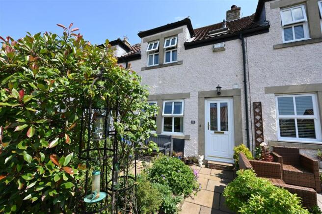 3 bed property, in Wells Green, £215,000
