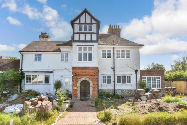 2 bed property, in North Road Bay, £220,000
