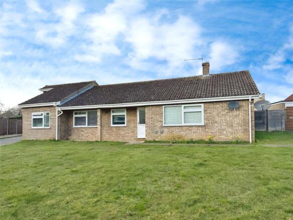 5 bed property, in Rose Green Lane, £325,000