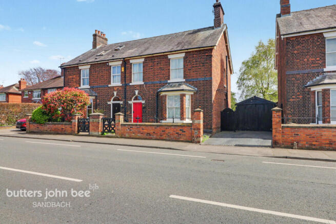 3 bed property, in Crewe Road, £325,000