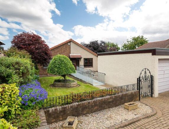 3 bed property, in 40 Lanark Road West, £490,000