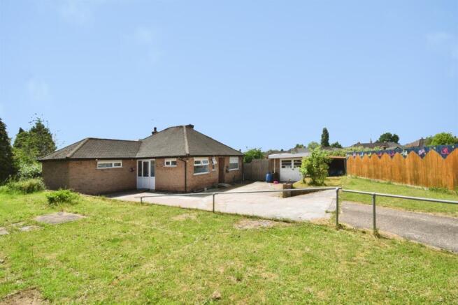 2 bed property, in Uplands Road, £500,000