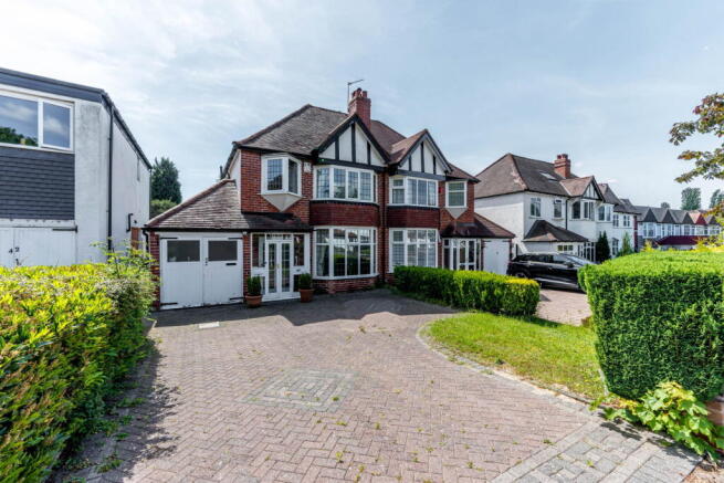 3 bed property, in Kineton Road, £420,000