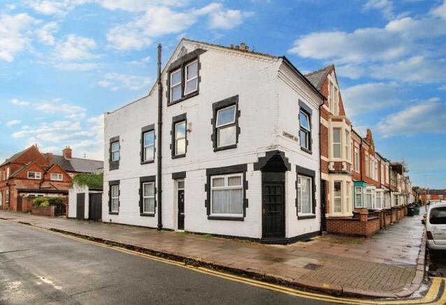 5 bed property, in Milligan Road, £200,000