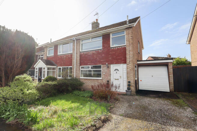 3 bed property, in Hornby Drive, £150,000
