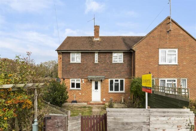 2 bed property, in Archery Walk, £235,000