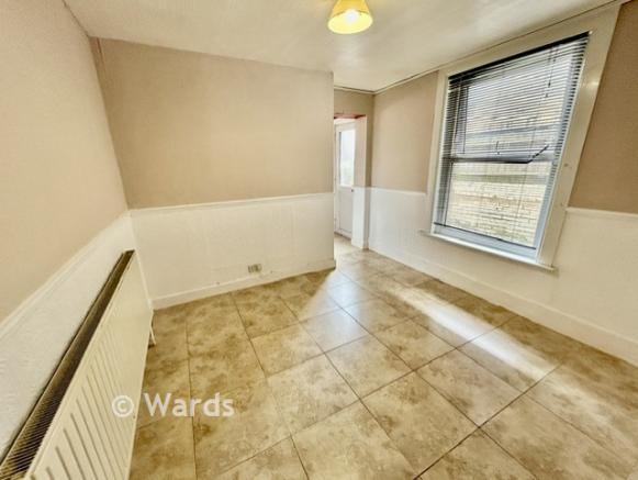 3 bed property, in Grosvenor Road, £270,000