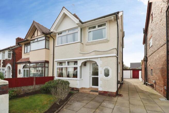3 bed property, in Greenville Road, £220,000