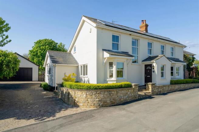 5 bed property, in Park Road, £1,250,000