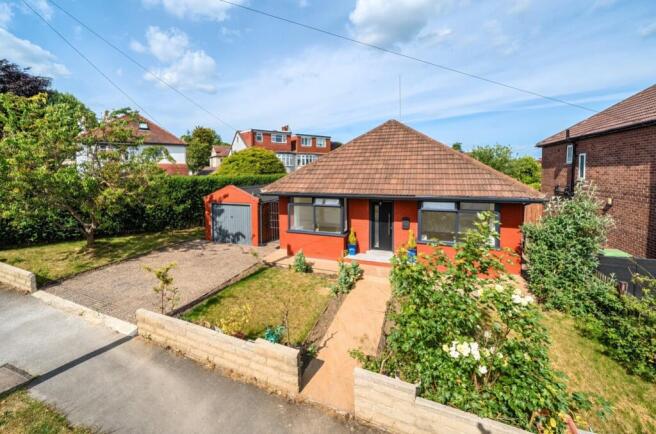 4 bed property, in Oakwell Avenue, £588,000
