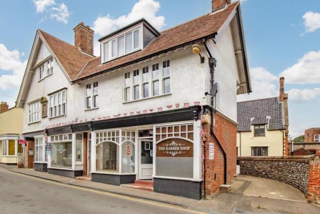 3 bed property, in High Street, £325,000
