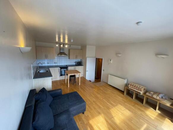 1 bed property, in Calderwood Street, £130,000