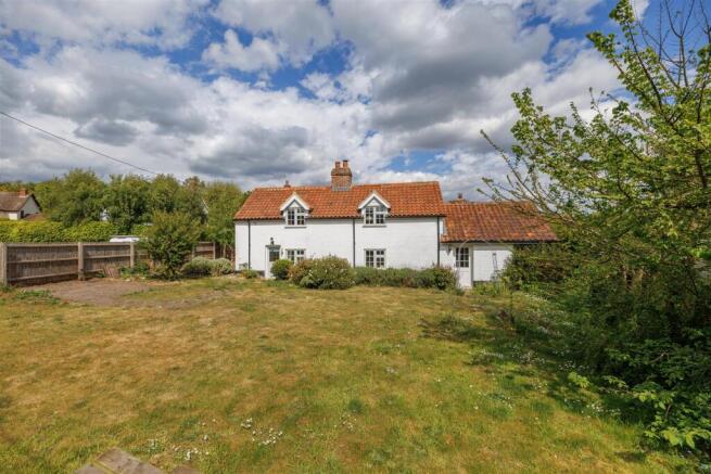 3 bed property, in Chapel Lane, £500,000