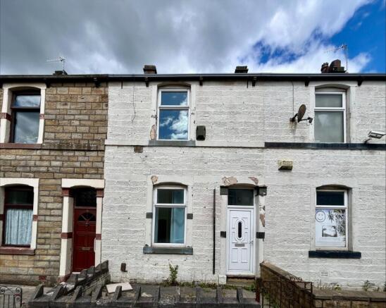 2 bed property, in Boundary Street, £82,995