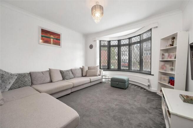 5 bed property, in Carisbrooke Avenue, £650,000