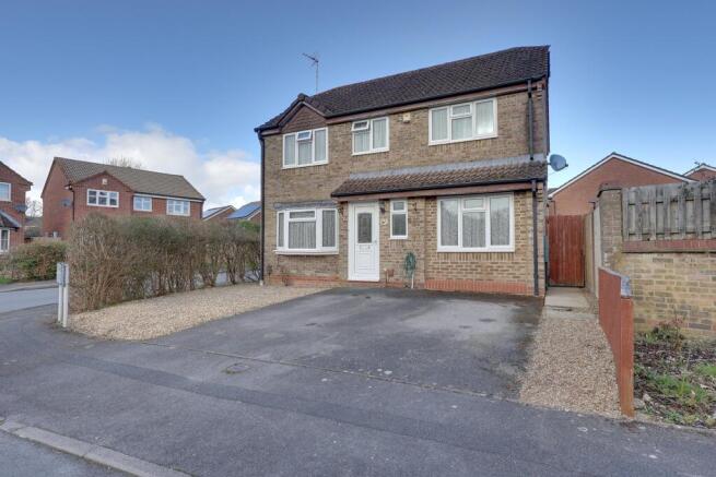 4 bed property, in COTTAGE CLOSE, £360,000